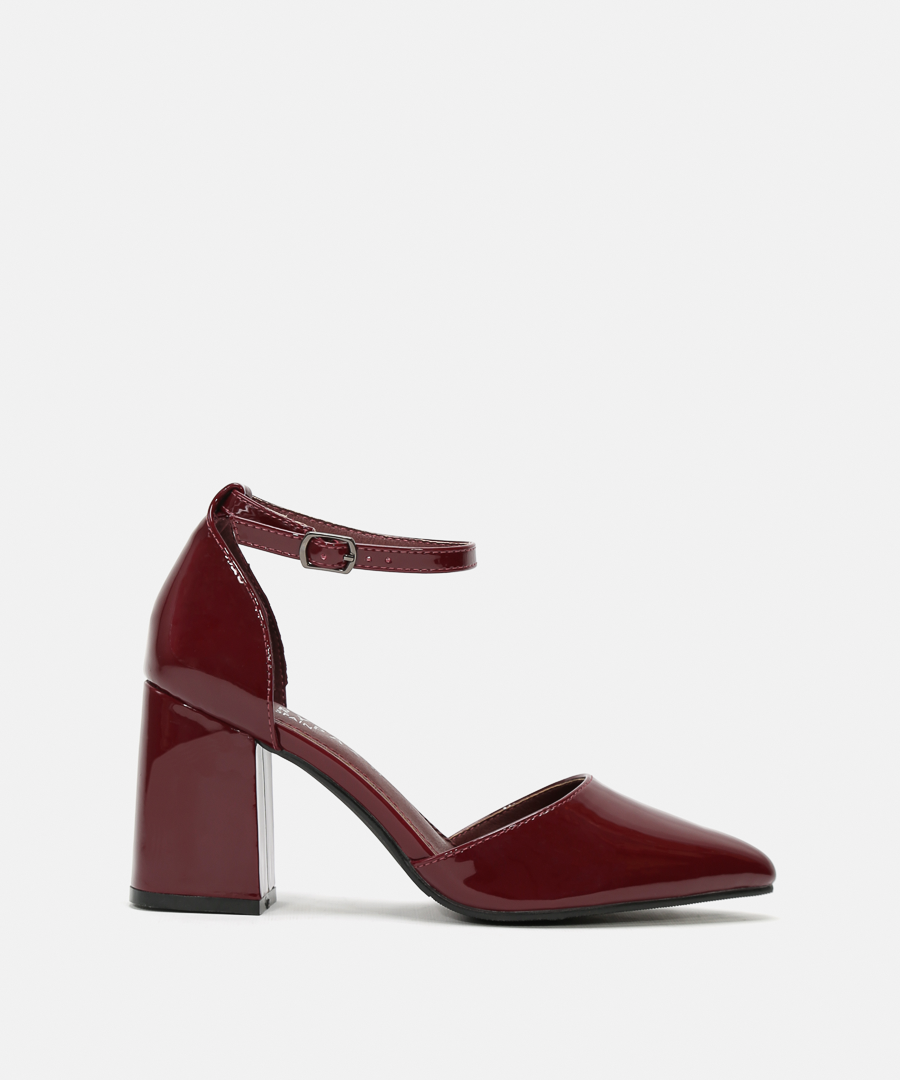 Sapatos salto image number null